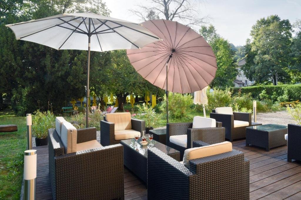 hidden gems in Switzerland: Hotel room 4