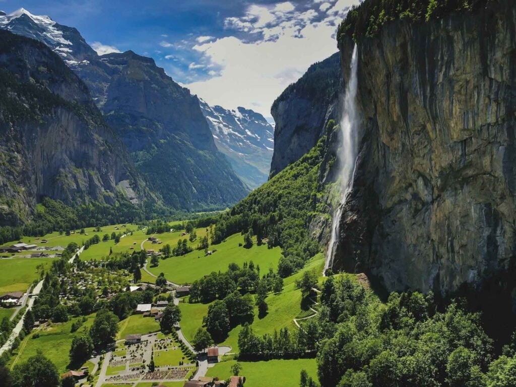 Lauterbrunnen Switzerland: staubbach falls