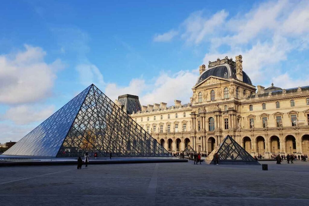 things to do in paris
louvre museum