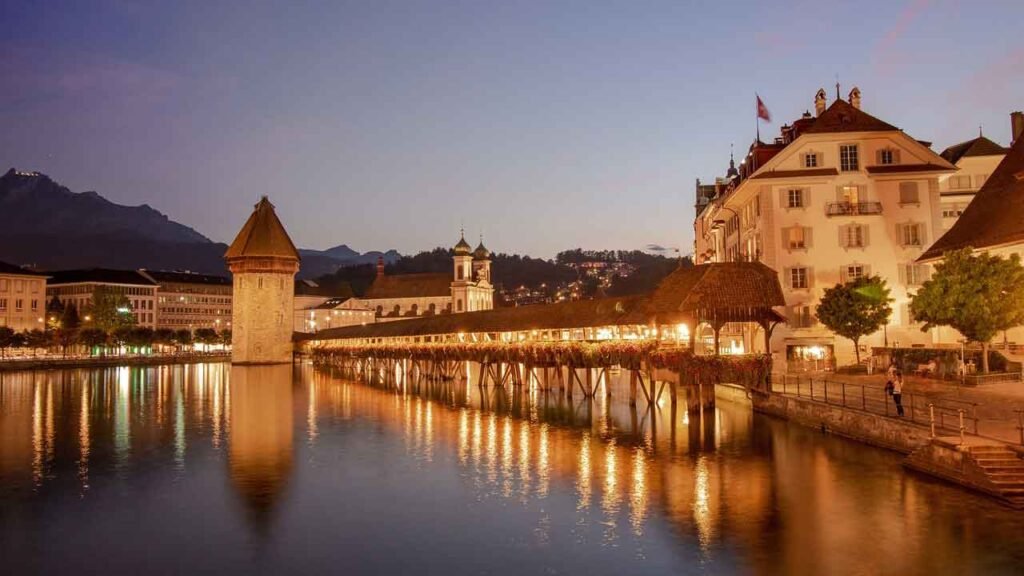 Lucerne City: Chapel Bridge