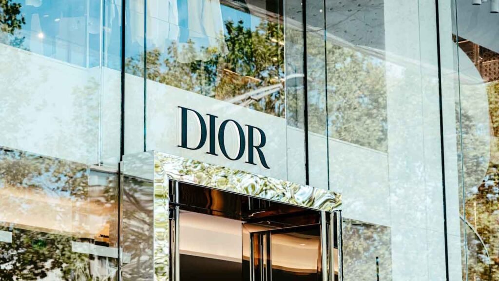 hidden gems in Paris: galerie dior