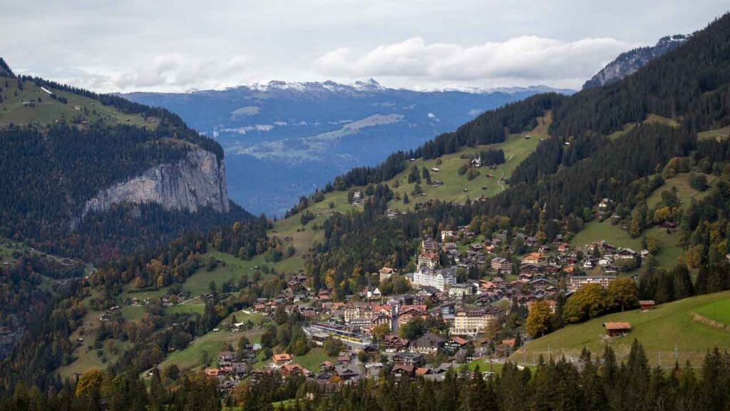 Lauterbrunnen Switzerland : wengen